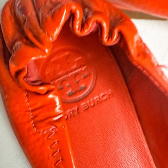 Tory Burch REVA Bright Orange Patent Leather Classic Flats 9 - Picture 5 of 9
